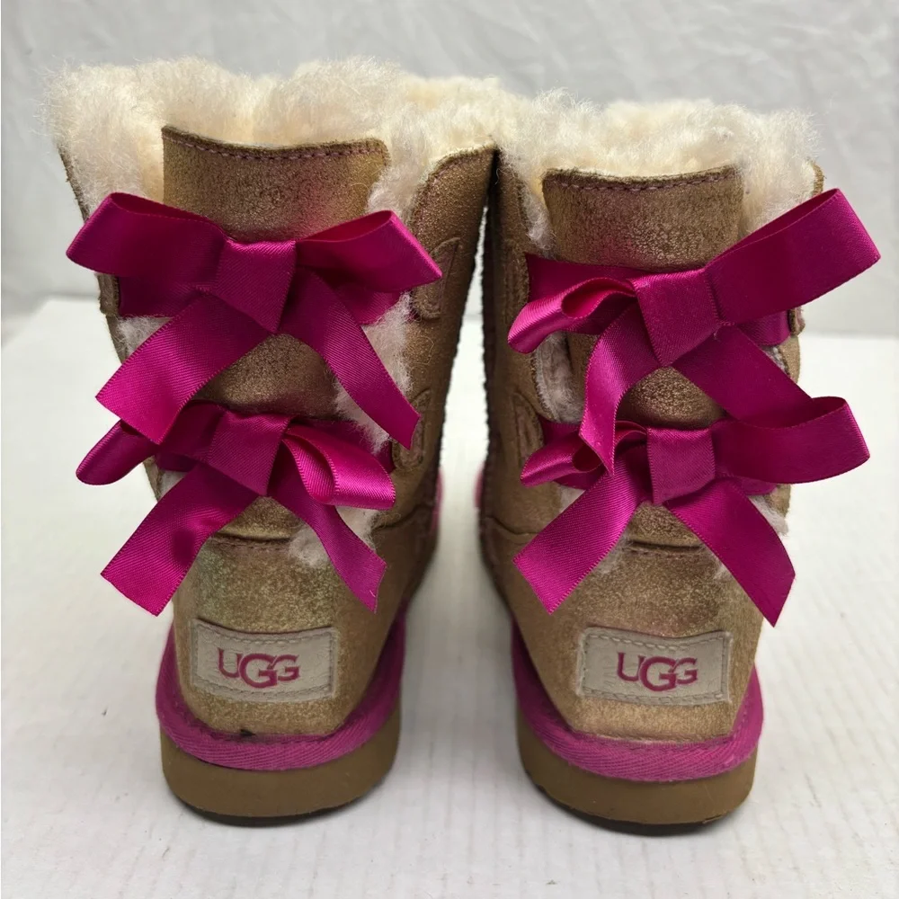 UGG Glitter Bailey Bows Boots, SZ 13 little girl, box 10